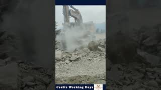 Process Of Digging The Earth With A Crane  - Expert Man And Machinery Can Improve Work Efficiency