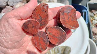 How to cut stones on a tile saw.New Zealand Gemstone beach stones. #tilesaw #gemstonejewellery