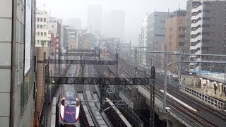 雨降る朝の秋葉原駅　上野東京ラインと新幹線の並走　201603