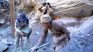 dharme brother helping to neighbor to build a house || rural Nepal || village life in Nepal ||