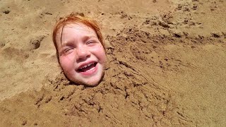Adley Beach Reviews!! Sand Castle and Buried Routine in Hawaii