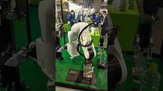 2022国際ロボット展 アインツ✕デンソー 四角錐はこうやってチャックするのね🧐