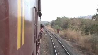 Crossing at Wan Road - Akola-Ratlam Metre Gauge Pass. (Dec. 23, 2008)