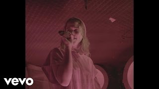 Off Bloom - Love To Hate It (Live in London)