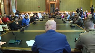 Bill that requires Iowa law enforcement to enter written agreement with ICE advances out of