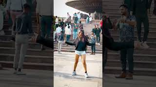 Jhoome Jo Pathaan Dance In Public | Shahrukh K | #shorts #pathaan #dance #jhoomejopathaan #trending