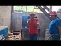 haciendo una azada con guacamole y picó de gallo quedo para chuparse los dedos