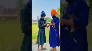 ਦਾਸ ਆਪਣੇ ਉਸਤਾਦ ਜੀ ਗਿ:- ਗੁਰਸੇਵਕ ਸਿੰਘ ਜੀ ਕਟਾਰ ਭੇਟਾ ਕਰਦੇ ਹੋਏ 🐊🙏@GianiSherSinghJi