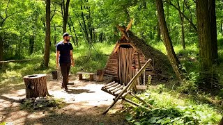 Bushcraft location | Hut in the forest | Shelter on the tree