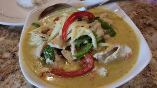 Thai Mama Food Review | New Thai Restaurant In St.Louis!