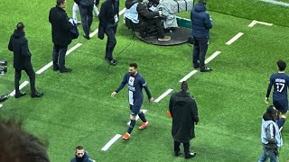 A recurring scene. Lionel Messi leaves for the dressing room as PSG fans boo! | psg vs lyon