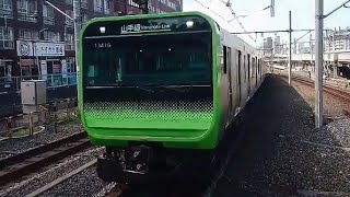 【現在の山手線の主力車両】西日暮里駅E235系外回り到着＋E235系内回り発車