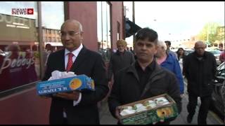 MP Keith Vaz Meets with Asian Shopkeepers to Discuss Mango Ban