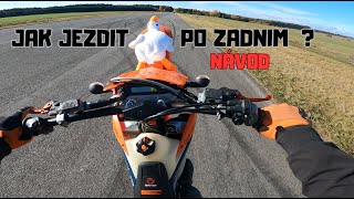 JAK JEZDIT PO ZADNÍM NA MOTORCE ? (NÁVOD)