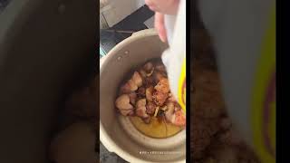 [太阳]笋干扣肉是特色美食[色][色]营养丰富，好吃又美味，家乡的味道，故乡的美食，[愉快]美味可口，下饭超赞👍👍！[色][色]如果您喜欢我的分享温州地道美食Local cuisine#