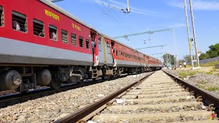 12548 - Agra Cantt. SF Express Departing Palanpur