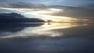 【ボリビア】ウユニ塩湖に沈む夕陽★【Bolivia】Sunset on the Uyuni salt lake★