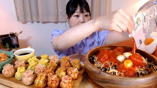 새콤달콤한 육수 가득 물쫄면 바삭한군만두 고기만두 김치만두 복만두 김치 먹방 Spicy cold noodles Dumplings Kimchi Koreanfood Mukbang