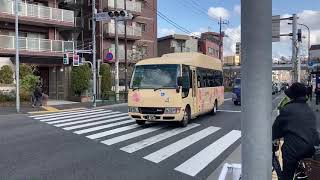 三菱ふそうローザ東京都立よつぎ療育園バス渋江公園15時34分信号通過