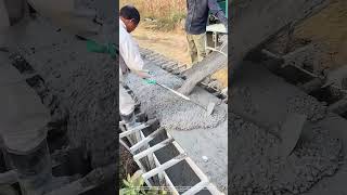 Pour C25 Concrete To Build Drainage Ditch !