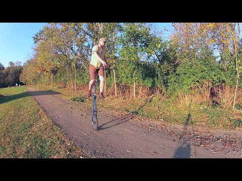 How To Free Mount 6 ft Giraffe Unicycle How To Free Mount 6 ft Giraffe Unicycle