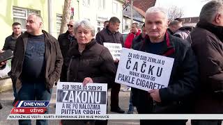 Meštani 10 sela protestovali ispred Višeg suda u Čačku zbog oduzete zemlje