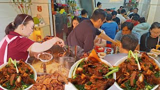 Nổi Tiếng Bậc Nhất Sài Gòn HỦ TIẾU DÊ GIA ĐẠT Cứ Dọn Ra Là Khách Ùa Vào Ăn Đông Không Còn Chỗ Ngồi