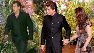 Salman Khan's MACHO ENTRY Next To Shahrukh Khan At Sonam Kapoor's Shaadi