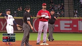 LAA@HOU: Pujols reaches, Beckham scores on error