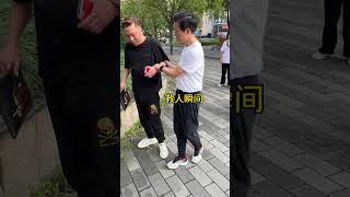 救人顺间救人瞬间帮助需要帮助的人 帮助别人快乐自己 如有不适请及时线下就医