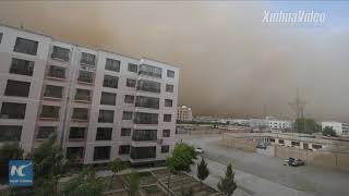 Heavy sandstorm sweeps county in NW China's Gansu