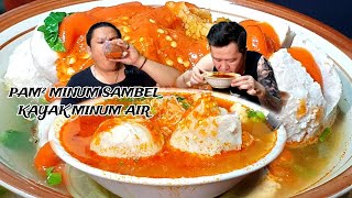 INI MAKAN BAKSO APA MAKAN SAMBAL ?? BAKSO SOLO PAK KUMIS !!