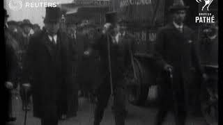 WWI: Armistice Day Anniversary: Lloyd George at the Cenotaph (1919)