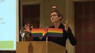 Prof. Dr. Elisabeth Tuider referiert zum Thema \