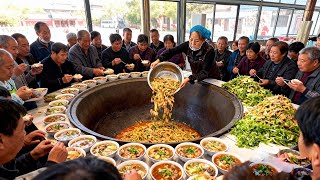 Món tiệc Khai Phong tuyệt hảo! 24 món hầm một nồi, 20 đồng ăn vô độ!