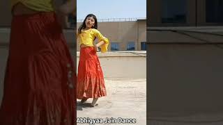 Anjali Dance Vs Abhigyaa jain Dance #shots #dance#dancebattle#abhigyaajaindance #abhigyaajaindance