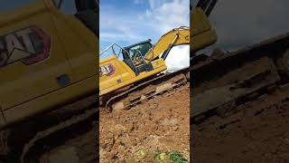 Cat 323gc ตัวเดินโคตรเเรงขึ้นกองดินชันๆ #excavator #รถขุดดิน #cat323gc #caterpillar