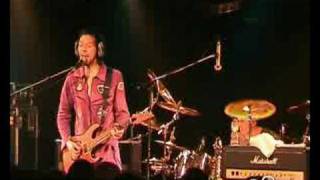 Paul Gilbert - not afraid of the police (live paris 2007)