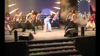 KAREENA KAPOOR DANCE PERFORMANCE | Bollywood Dance Act | 49th Bengaluru Ganesh Utsava 2011
