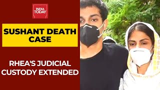 Sushant Singh Death Case: Mumbai Court Extends Rhea Chakraborty's Judicial Custody Till October 6