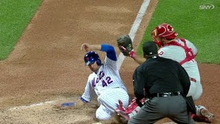 PHI@NYM: Cuddyer crosses plate after throwing error