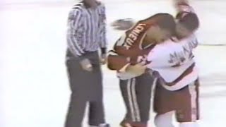 Jocelyn Lemieux vs Randy McKay Mar 24, 1990