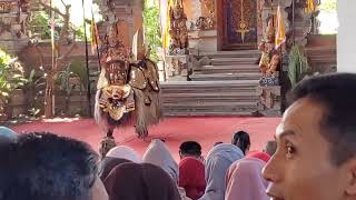 Penasaran Sama Tari Barong Bali???