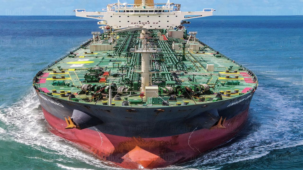 Life Inside Gigantic Tanker Ships Transporting $150 Million Worth Of ...