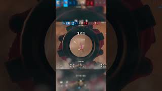 WTH is this sound? #rainbowsixsiege #r6siege #rainbowsix #gaming #controller #r6siege #fyp