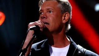 Randy Travis gets heart device, still critical