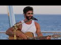 gusttavo lima tocando em frente embaixador acústico in greece