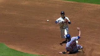 NYM@ATL: Freeman turns a double play in 2nd inning