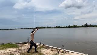 Fishing | ស្ទូចត្រីនៅតាមដងព្រែកខេត្តកំពត 087873068