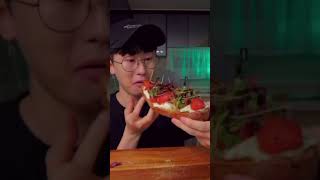What if @Mykoreandic say “No” to his friend after making Tomato Burrata Sandwich gone wrong